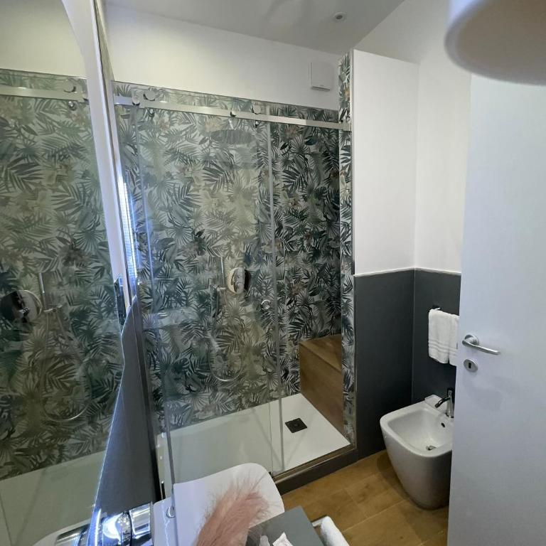 B&B Central Station - Double Room with Private Bathroom - 17