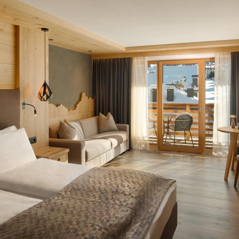 Hotel Villa Eden - Deluxe Double or Twin Room with Balcony - 10
