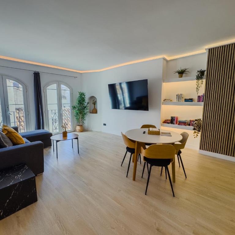 Marbella Banus Living - Two-Bedroom Apartment with Balcony - 7
