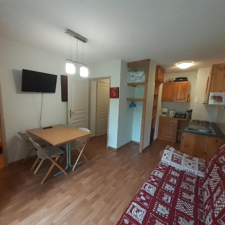 Confortable Studio-Cabine à Valfréjus avec Wifi et Animaux admis - FR-1-561-127 - Estudio - 1