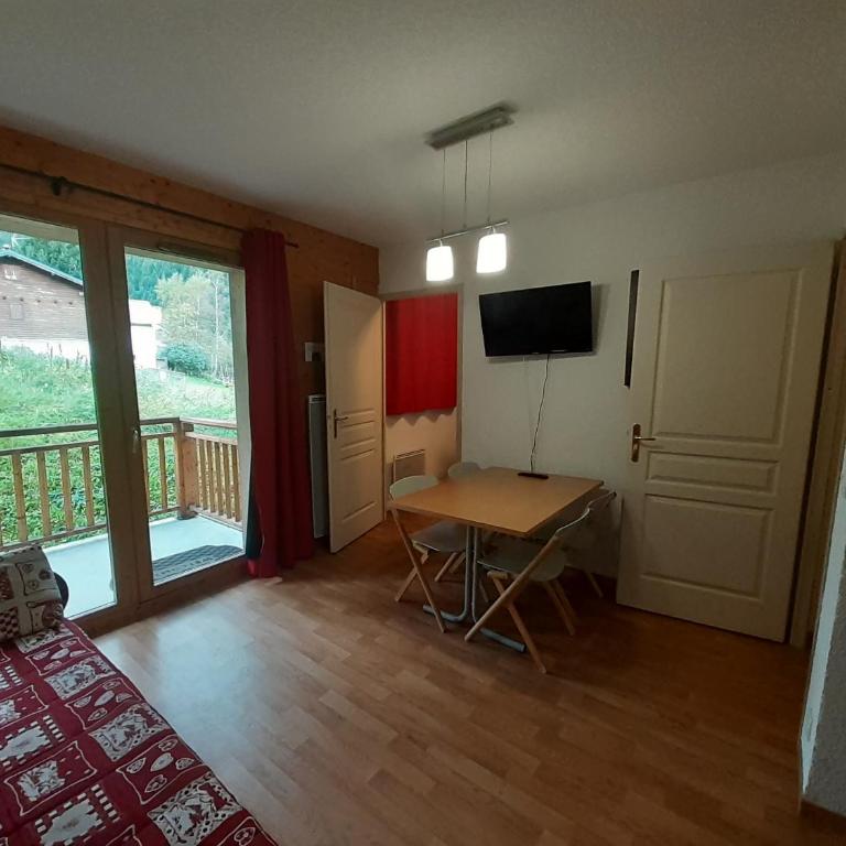 Confortable Studio-Cabine à Valfréjus avec Wifi et Animaux admis - FR-1-561-127 - Estudio - 4
