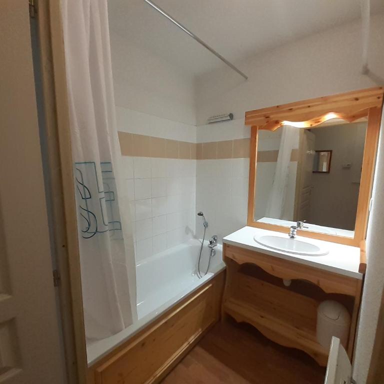 Confortable Studio-Cabine à Valfréjus avec Wifi et Animaux admis - FR-1-561-127 - Estudio - 11