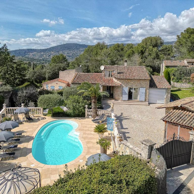 Gîte LES PINS climatisé piscine jardin parking - Maison 2 Chambres - 35