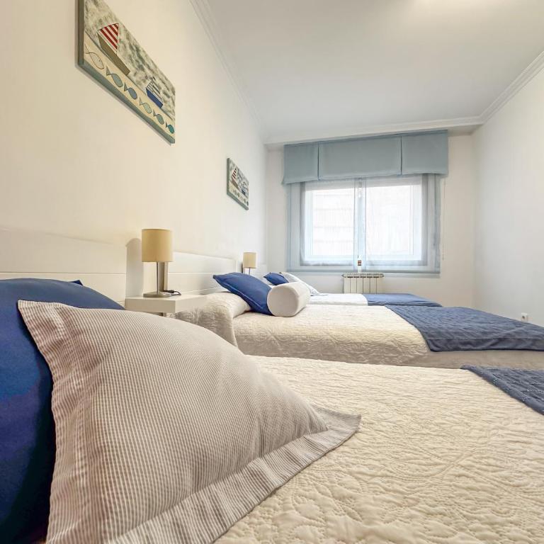 Apartamento completo, amplio, muy iluminado y con plaza de garaje incluida. - Three-Bedroom Apartment - 35