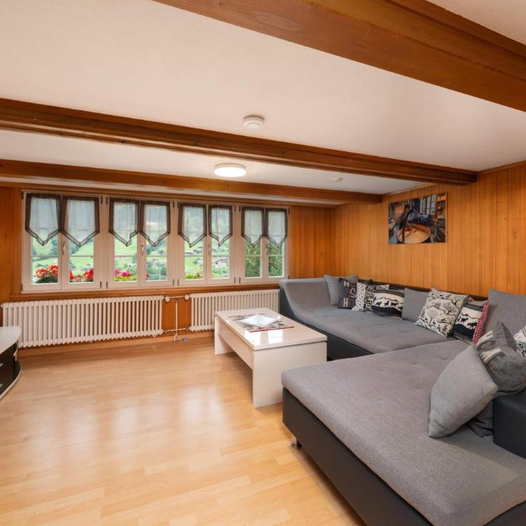 Cosy Swiss Apartment - Three-Bedroom Apartment with Eiger View - 17