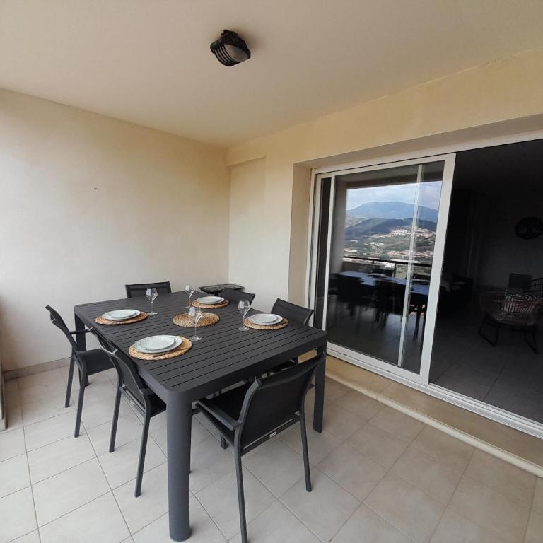 Junior 14600 - Two-Bedroom Apartment - 4