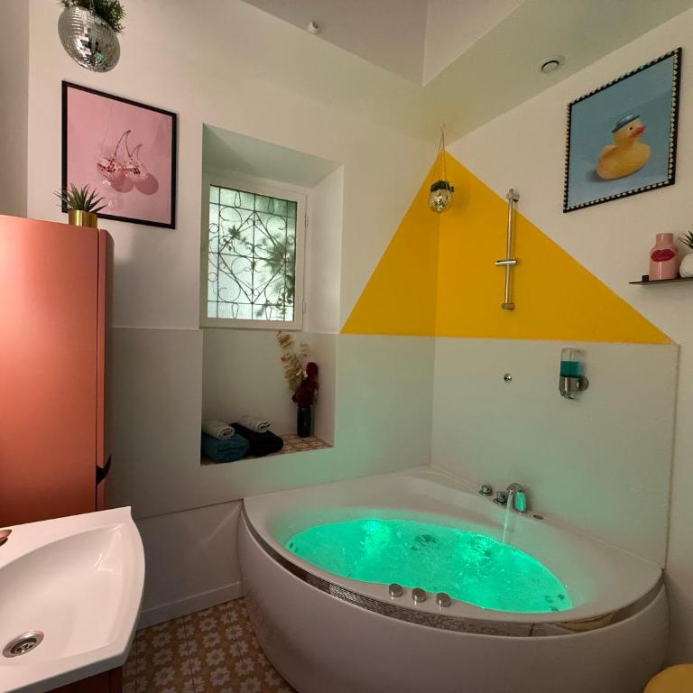 Relais Cocorico - Cocon proche tour Eiffel avec baignoire Balnéo - Appartement 1 Chambre - 1