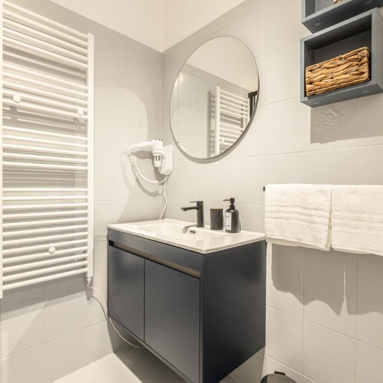 Piazza Unità d'Italia - Jr Suite con AC - Wi Fi - Park Convenzionato - Appartamento con 1 Camera da Letto - 20