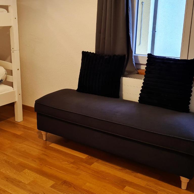 Interlaken City Apartments - Two-Bedroom Apartment with Balcony - 4