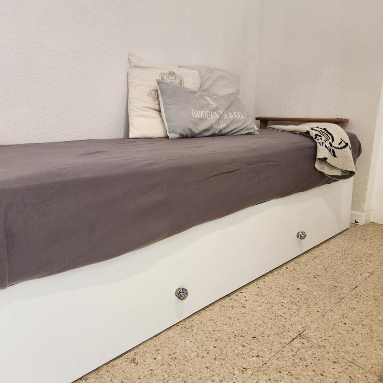 Funcional depto 2 al frente en Maral 14 Soleado centrico y con wifi rápido - One-Bedroom Apartment - 17