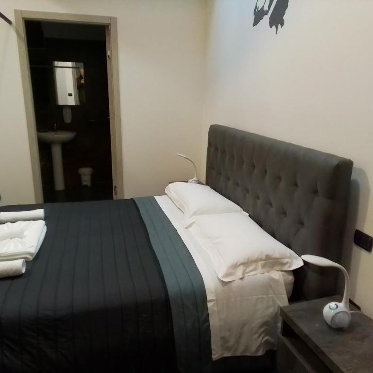 ATTIKO 53 Boutique Rooms - Standard Double Room - 4