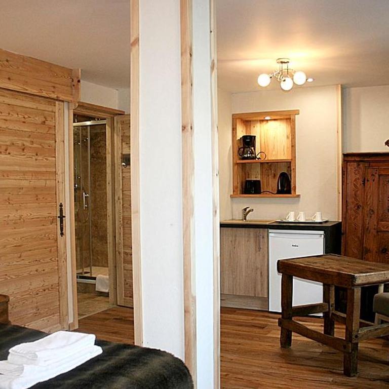Logis Hôtels de la Chaussée - Studio Supérieur - 3