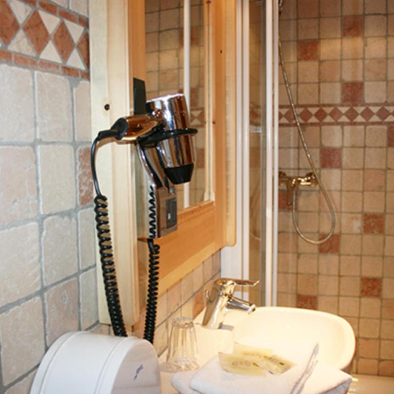 Logis Hôtels de la Chaussée - Chambre Double - 2