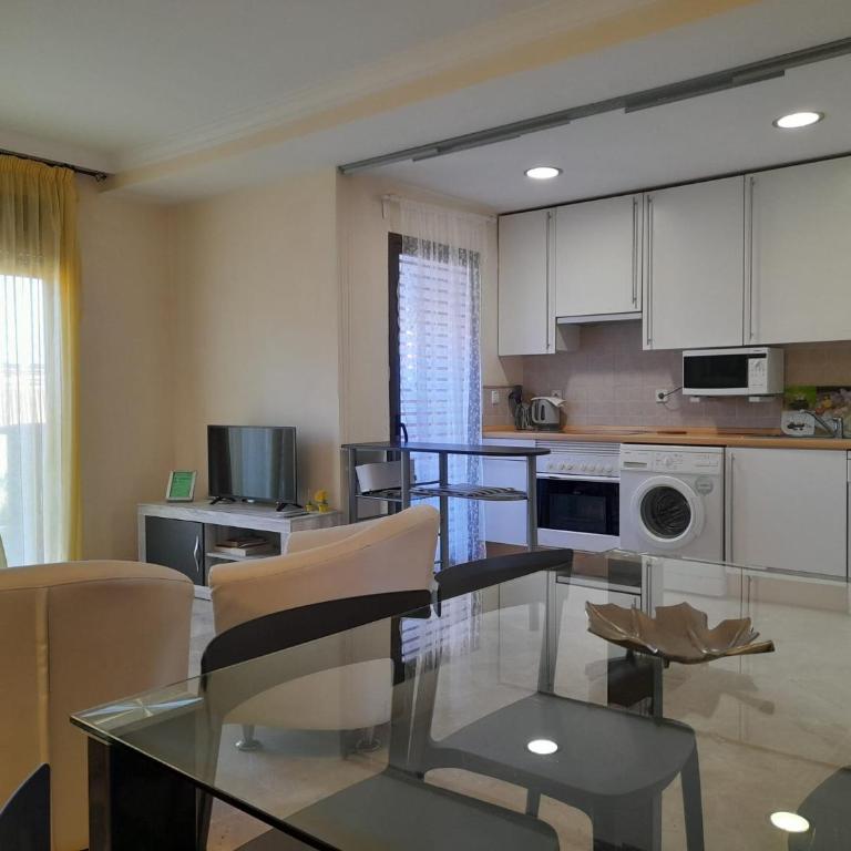 APARTAMENTO DUPLEX con piscinas y MARAVILLOSAS VISTAS AL MAR - Apartamento de 2 dormitorios - 6