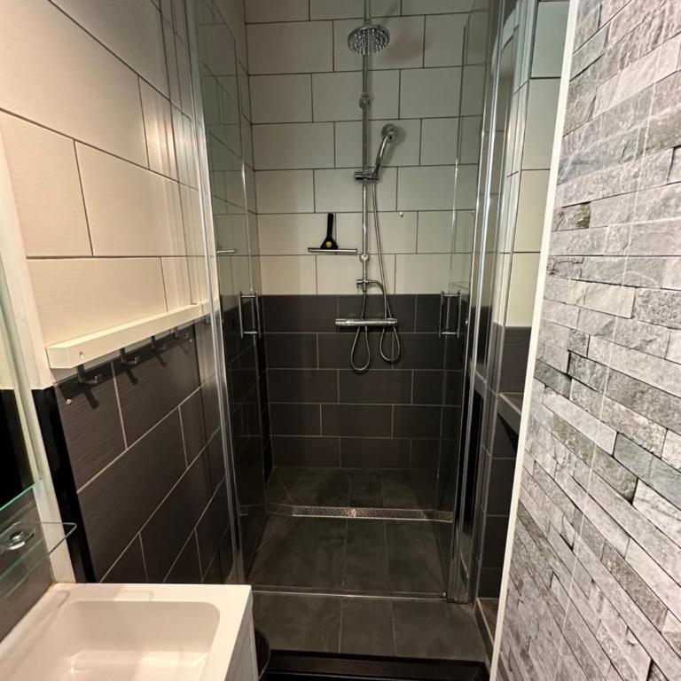 Le Refuge Thermal - T2 centre Luchon, RDC, idéal pour cure thermale, Wi-Fi - Appartement 1 Chambre - 2