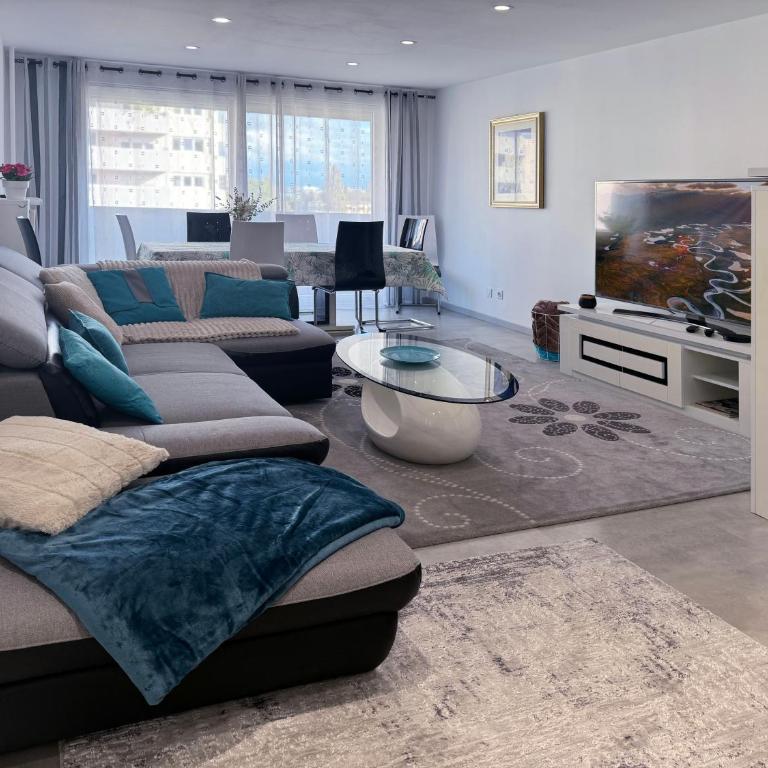 Chez Vélia Grand 4 pièces, parking privé et emplacement idéal - Three-Bedroom Apartment - 7