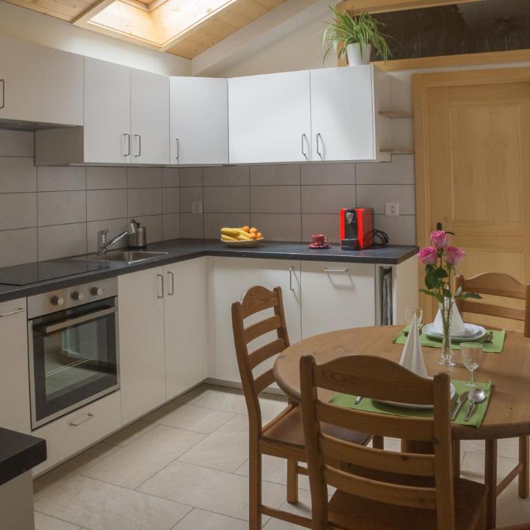 OldSwissHome - Apartment mit 2 Schlafzimmern - 5