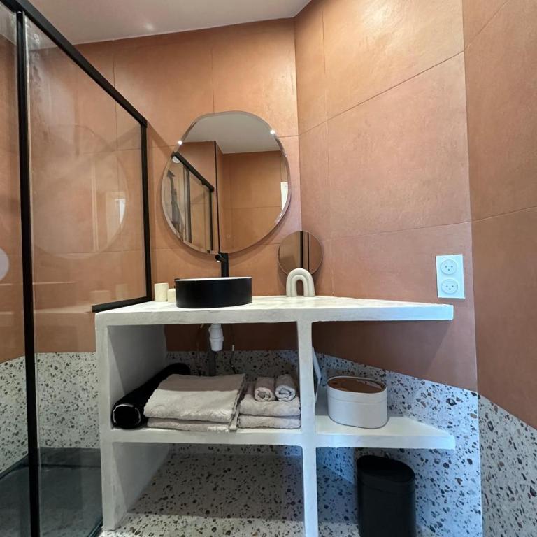 Studio Cocon - Entièrement rénové - 4 couchages - 600m de la Gare de Cannes - Appartement 1 Chambre - 11