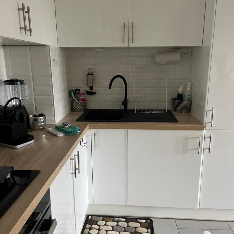 Beau 2P, très équipé, localisation parfaite/AC - Appartement 1 Chambre - 35