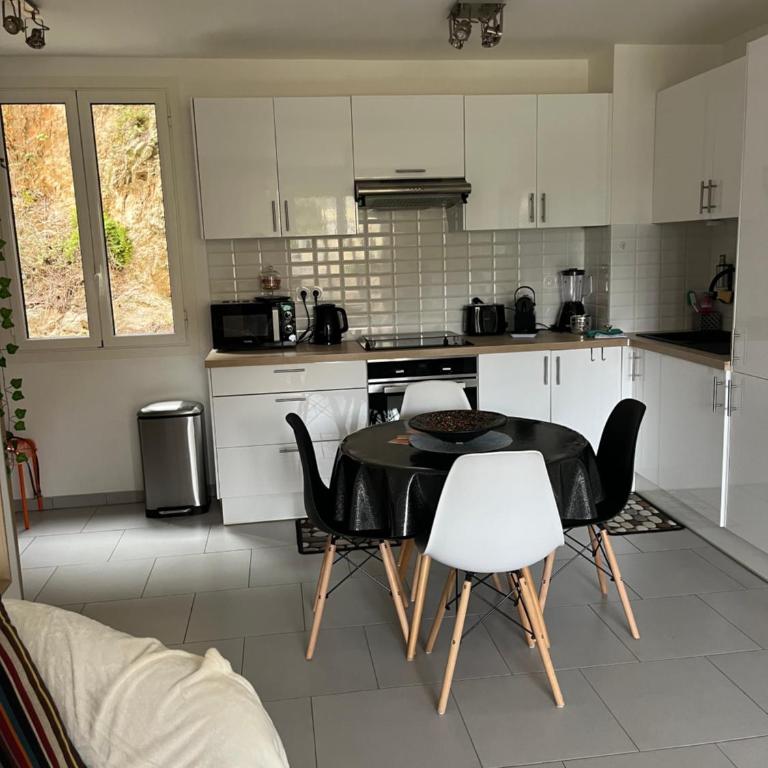 Beau 2P, très équipé, localisation parfaite/AC - Appartement 1 Chambre - 37