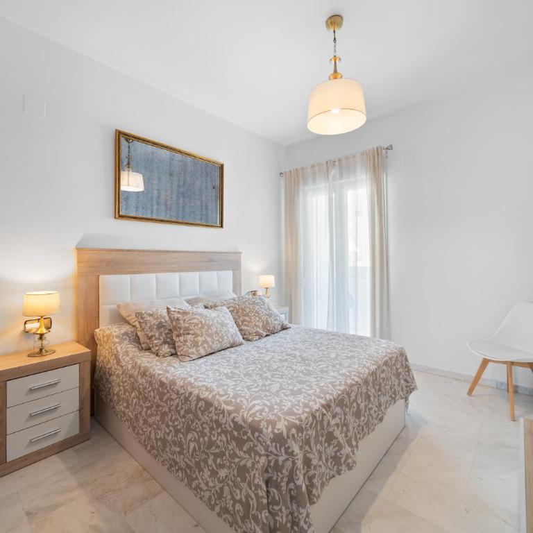 Marbella Real - Apartment with Pool View - 8