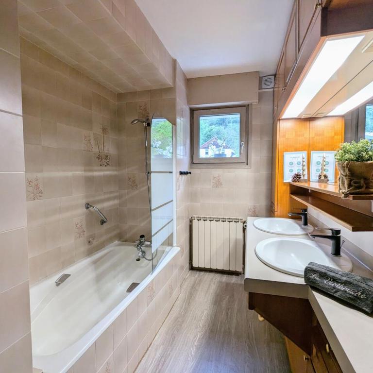 LE VERTBRUCHE - Gîte avec superbe vue pour 15 pers - Maison 6 Chambres - 26