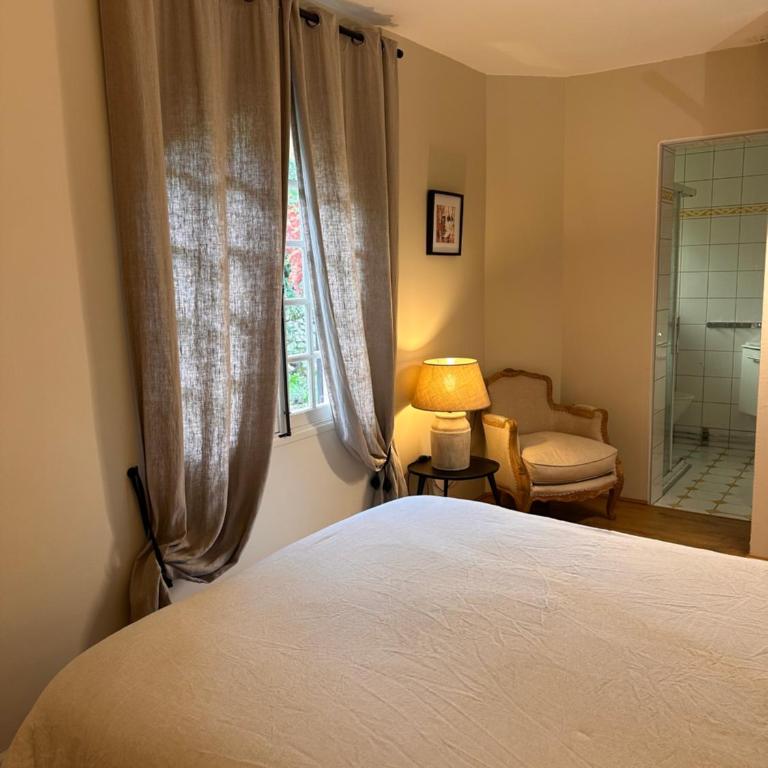 Bastide Aïna SPA et piscine - Suite Junior – Vue sur Montagne - 4