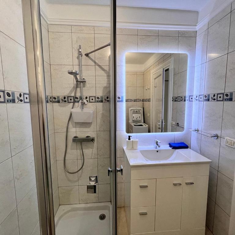 Seafront New Modern - Habitación Familiar con baño privado - 3