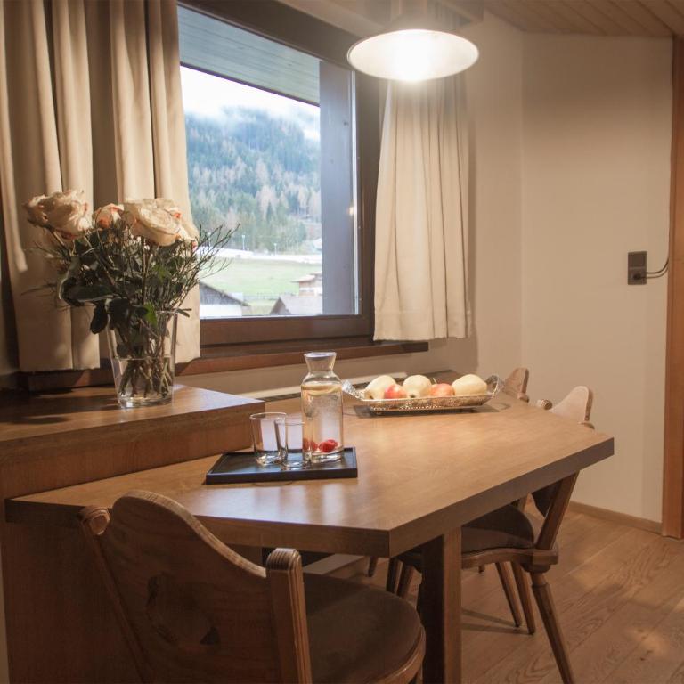 Hotel Garni Römerhof - Two-Bedroom Apartment with Balcony - 2