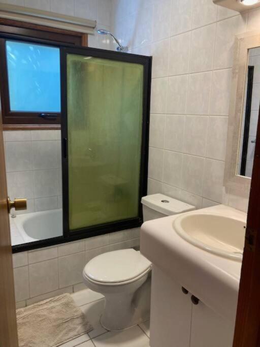 Molco, con piscina y acceso lago - Six-Bedroom House - 25