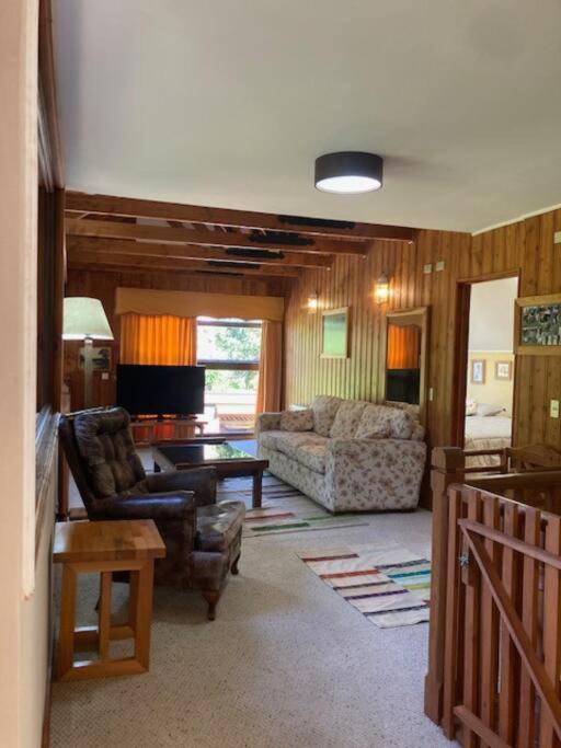Molco, con piscina y acceso lago - Six-Bedroom House - 15