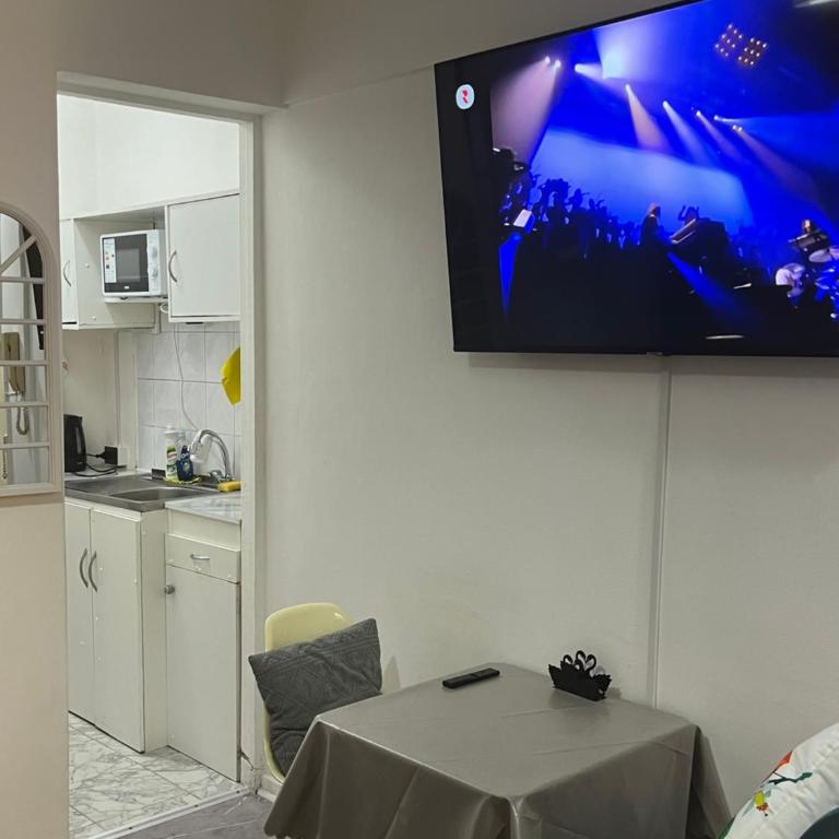 Céntrico departamento a pasos del mercado central - Apartamento de 1 dormitorio - 16