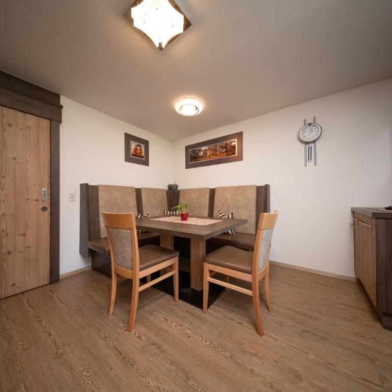 Haus Alexander - Apartment mit 3 Schlafzimmern und Gartenhaus - 9