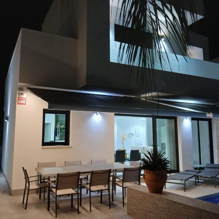 La Herrada 03187 Los Montesinos - Three-Bedroom Villa - 6