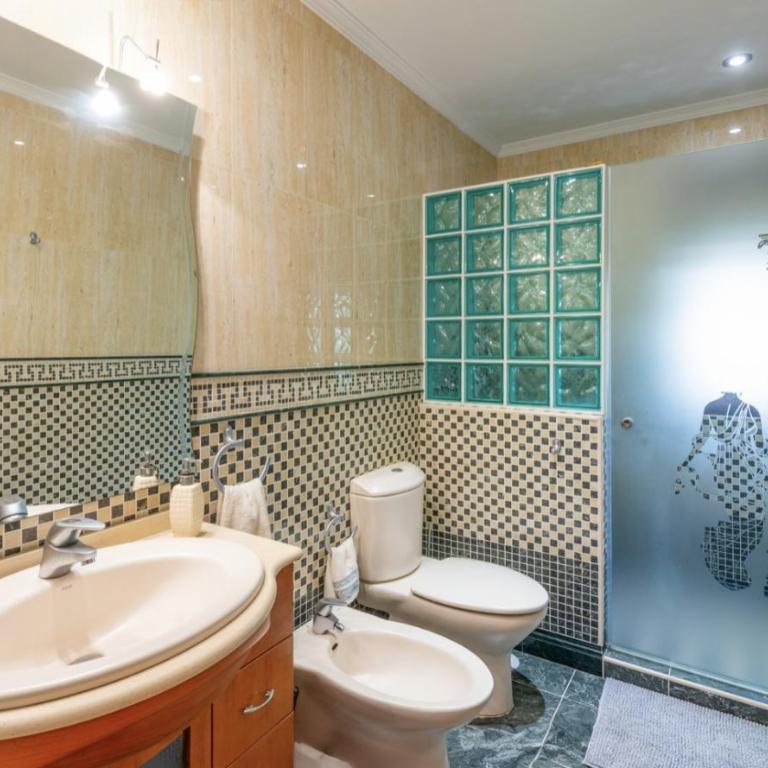 Villa piscina privada, vistas al mar y montaña - Villa - 21