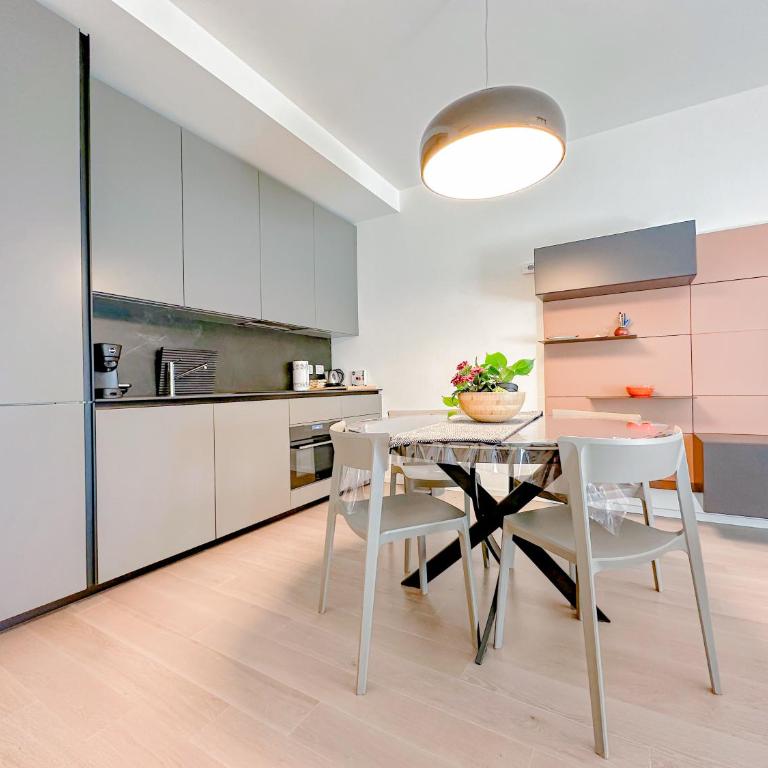 Menotti Suite 11 - 15 min dal Duomo - Appartamento con 2 Camere da Letto - 20