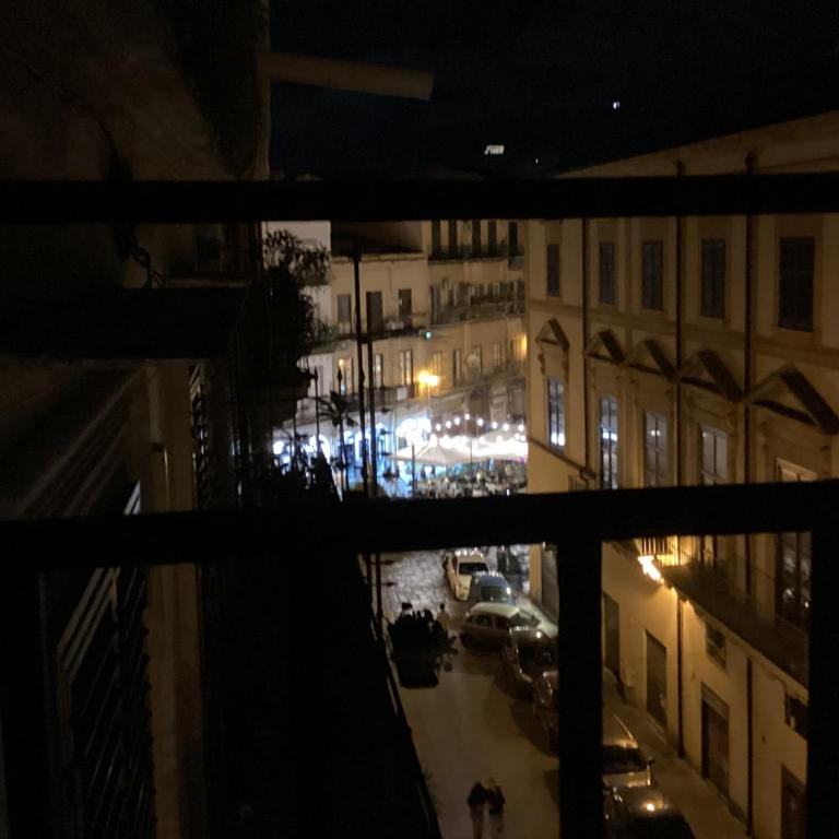 B&B Garibaldi - Two-Bedroom Deluxe Apartment with Balcony - 5