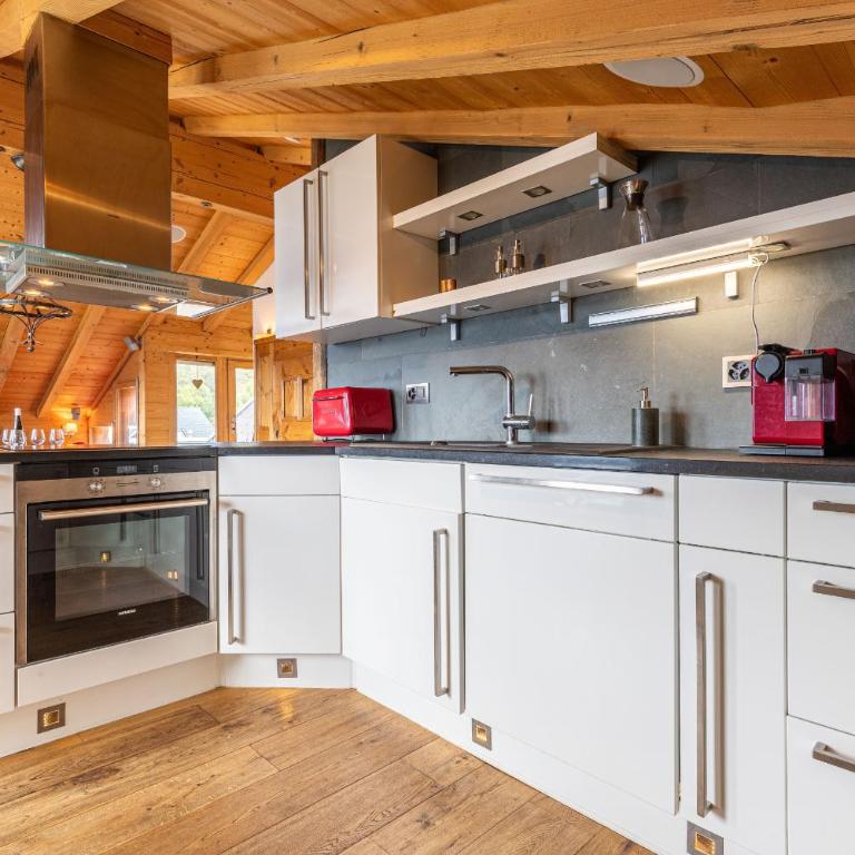 Diableret 051 SUBLIME & MOUNTAIN apartment 6 pers by Alpvision Résidences - Three-Bedroom Apartment - 8