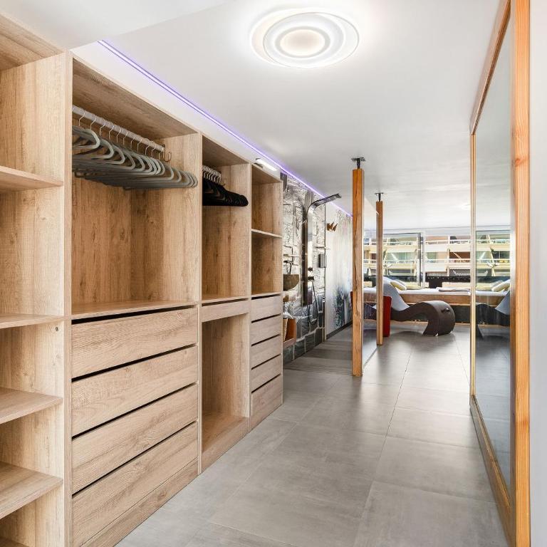 L'atypique - appartement luxe - double terrasse - plage - Port Nature 1 - Village Naturiste - One-Bedroom Apartment - 12