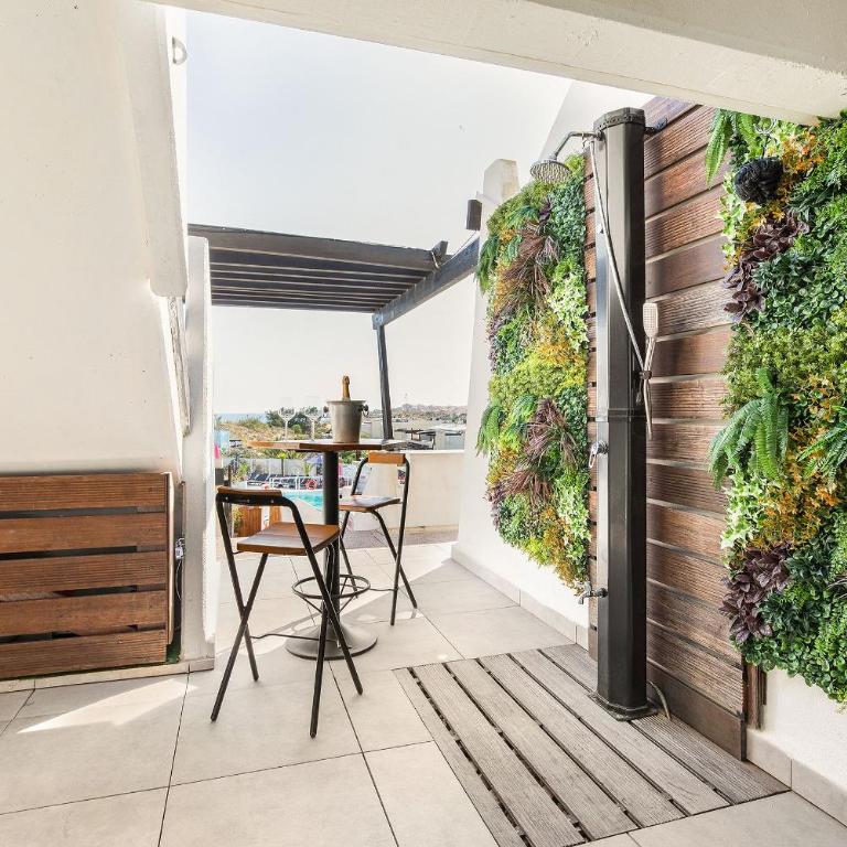 L'atypique - appartement luxe - double terrasse - plage - Port Nature 1 - Village Naturiste - One-Bedroom Apartment - 23