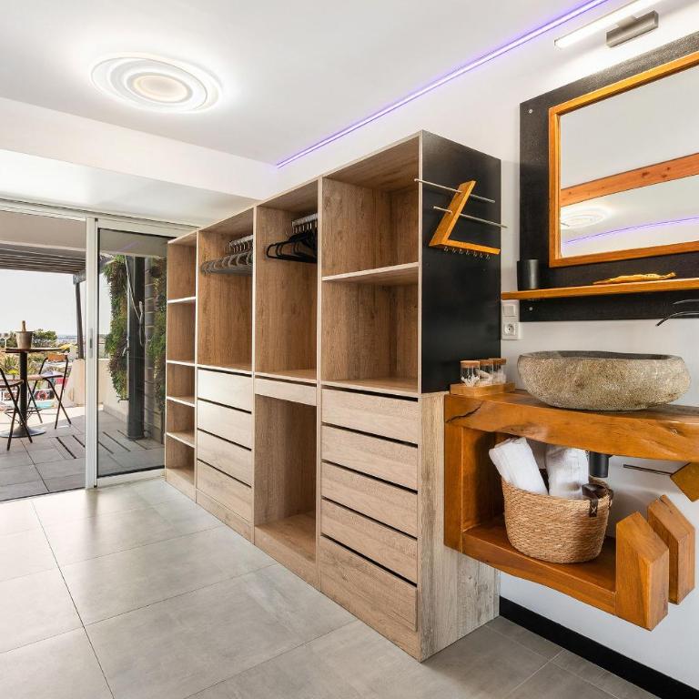 L'atypique - appartement luxe - double terrasse - plage - Port Nature 1 - Village Naturiste - One-Bedroom Apartment - 17