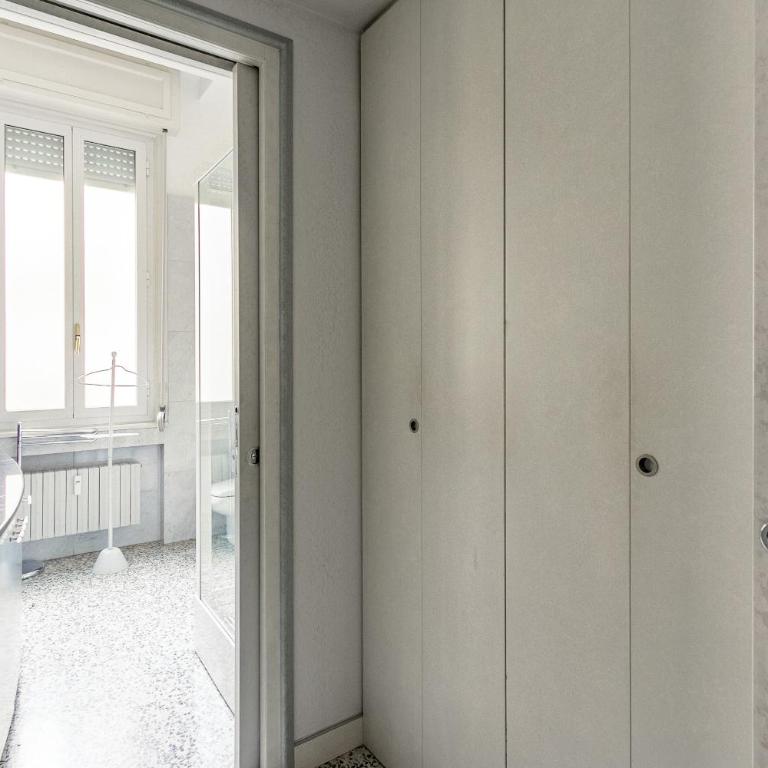 HomyCare Stylish apartment with jacuzzi & balcony steps from Duomo - Appartamento Deluxe - 41