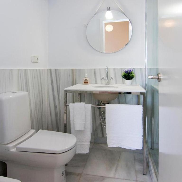 Penthouse Lorena - Two-Bedroom Apartment with Terrace - 8