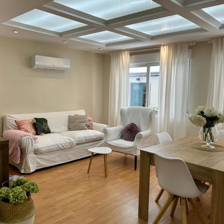 Calle REAL ALMUÑÉCAR - Apartamento de 3 dormitorios - 3