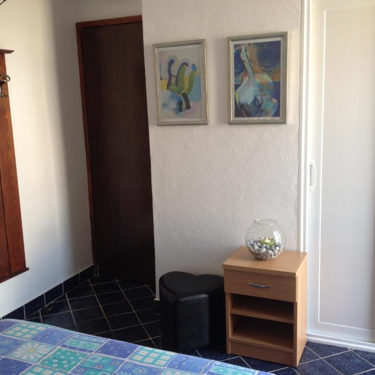 Apartments Holiday - Dvokrevetna Soba sa Bračnim Krevetom i Balkonom - 7