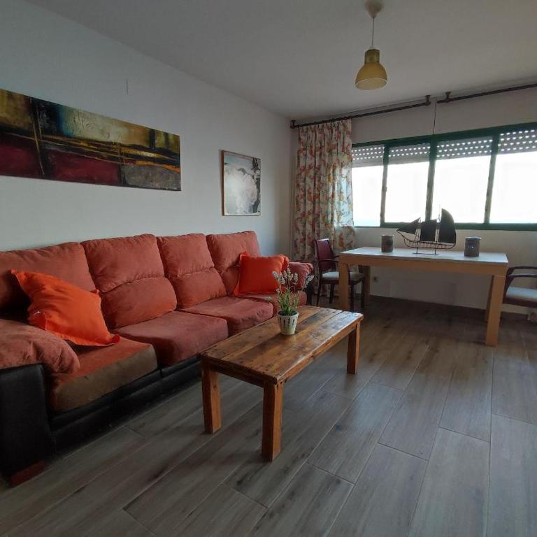 APARTAMENTO Primera Linea de playa - Three-Bedroom Apartment - 6
