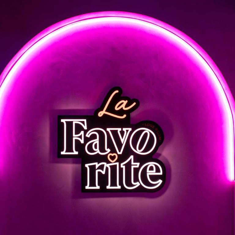 La Favorite - Love-Room Sensuelle - Deluxe Apartment - 2