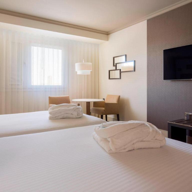 Madrid Marriott Auditorium Hotel & Conference Center - Habitación Executive con 2 camas individuales, acceso al salón y aparcamiento incluido - 2