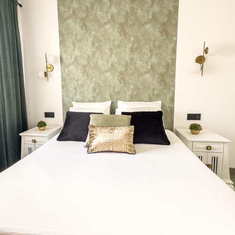 Infinity Ocean View Suite - One-Bedroom Apartment - 13