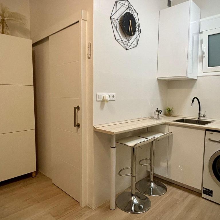 Álvaro Home con parking para turismo pequeño - Apartamento de 1 dormitorio - 8